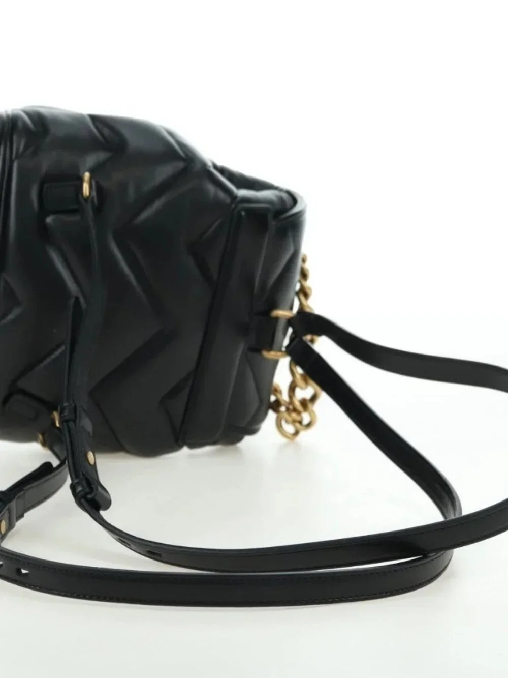 Gucci brand	gucci color	black